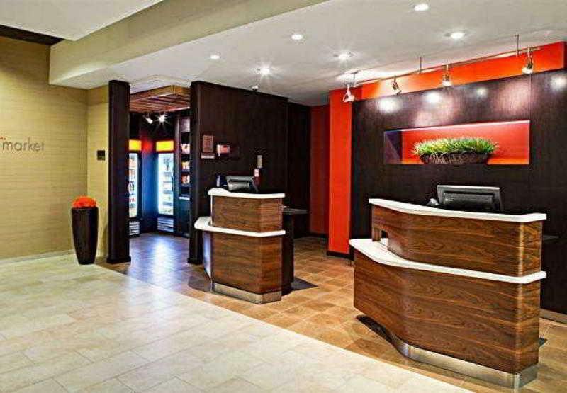 Courtyard By Marriott London Hotel Buitenkant foto