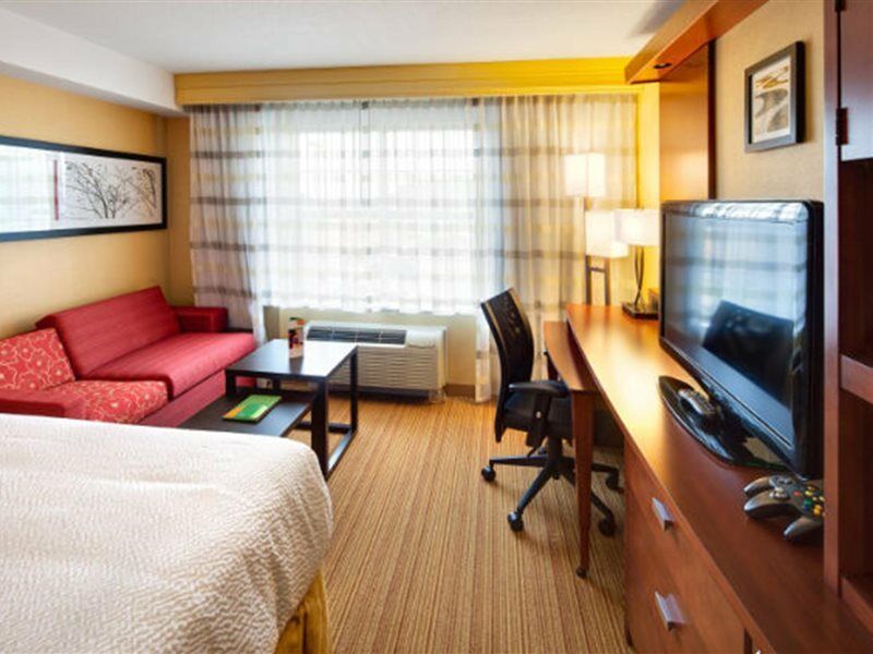 Courtyard By Marriott London Hotel Buitenkant foto